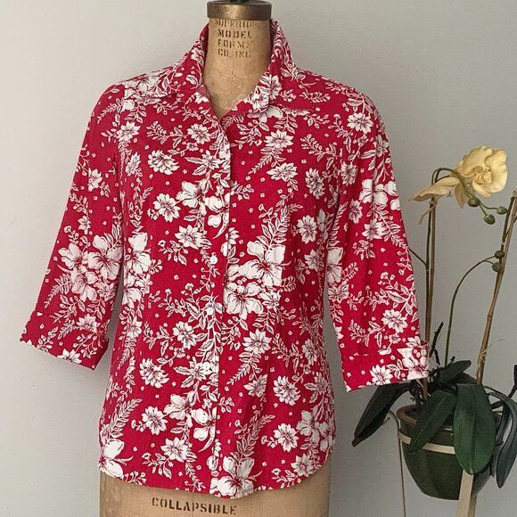 COLD WATER CREEK Size SMALL Red and White Floral 3/4 Sleeve Cotton Blend Blouse - Picture 1 of 10